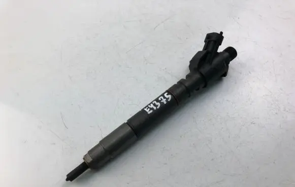 Volvo S80 Fuel injector 31272690