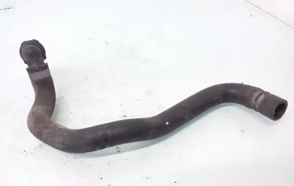 Volkswagen PASSAT B5.5 Engine coolant pipe/hose 8D0819373N