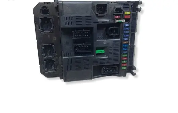 Peugeot 307 Fuse module 9644098380KASACJ 9644098380 9636760580