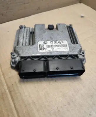 Volkswagen Golf V Engine control unit/module 03G906021HB 1039S15613 0281013606