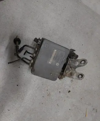 Volkswagen Touran I ABS Pump 1K0907379Q 00005305F3 10096003553