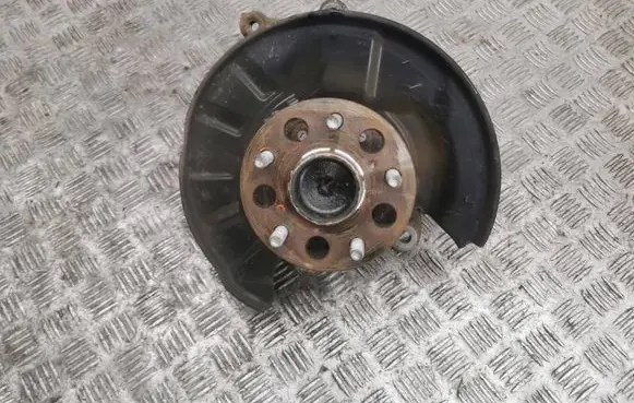 Lexus UX Rear wheel hub