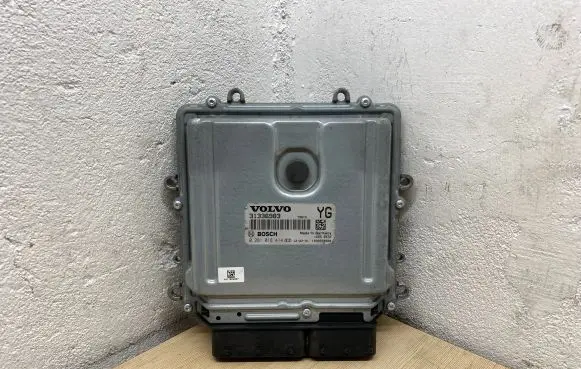Volvo V60 Engine control unit/module 31336983 1039S50500 0281018414