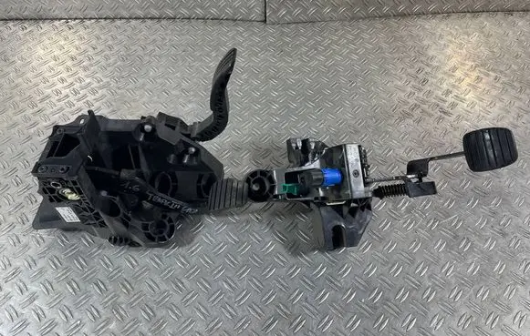 Renault Trafic III (X82) Pedal assembly 465016415R