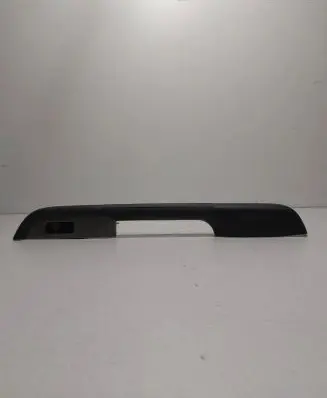 Nissan X-Trail T30 Rear door window switch trim 829498H300X