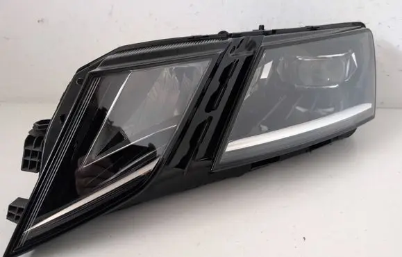 Skoda Octavia Mk3 (5E) Headlight/headlamp 5E1941015D LE15A6369