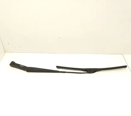 Nissan Navara D40 Front wiper blade arm A5777LHD