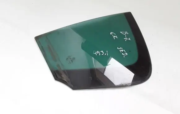 Volkswagen PASSAT B7 Rear vent window glass E643R007954