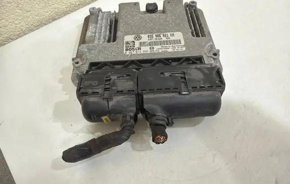 Volkswagen Golf V Engine control unit/module 03G906021KH