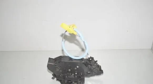 BMW i3 Front door lock 7445050