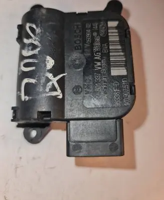 Volkswagen Golf VI Air flap motor/actuator 0132801337 1K090751D