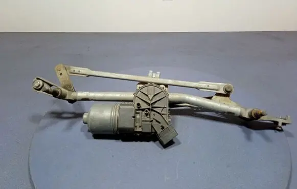 Front wiper linkage and motor