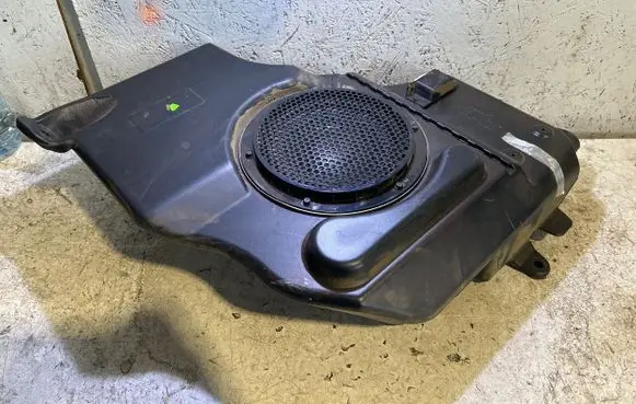 Jeep Compass Subwoofer speaker 05064979AA 267771
