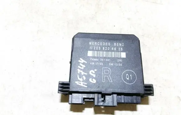 Mercedes-Benz C W203 Door control unit/module 2038206626 351391