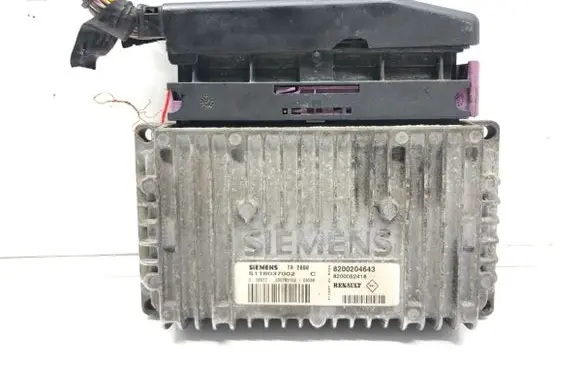 Renault Clio II Engine control unit/module ECU 8200204643