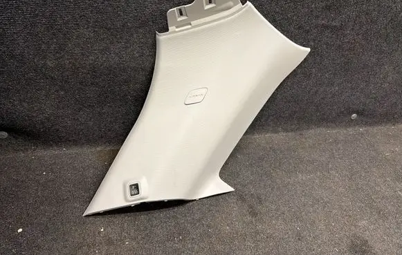 Jeep Grand Cherokee WL (D)pillar trim (top) 6QH17TRMAF MT2628B 66592