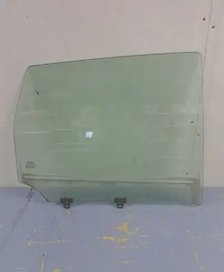 Nissan Note (E11) Rear door window glass