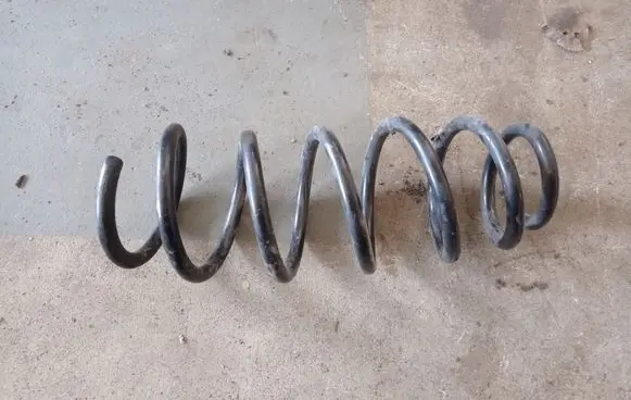 Buick Encore I Front coil spring 95218484