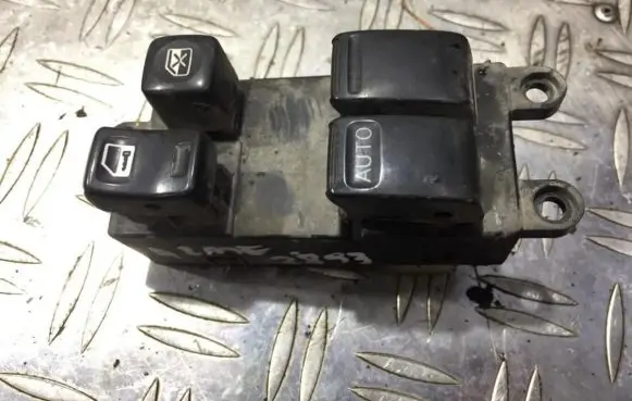 Nissan Almera N16 Electric window control switch