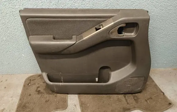 Nissan Navara D40 Front door card panel trim 1040119 809014X32A