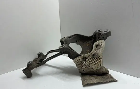 Audi Q7 4M Engine mounting bracket 4M0199307AE DGS18723 VR5CZF11