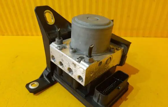 Fiat 500L ABS Pump 52056415