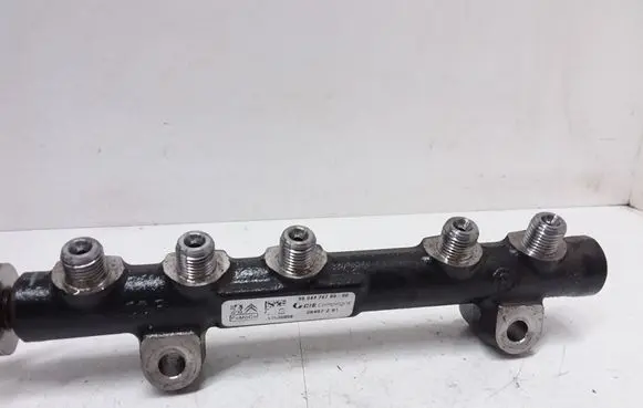 Ford Grand C-MAX Fuel main line pipe 9804776780