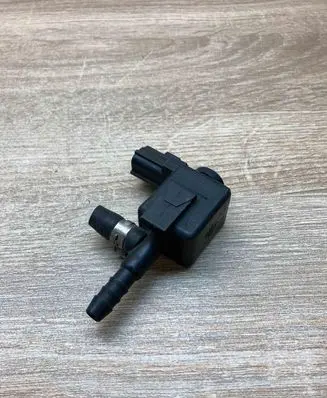 Ford Mondeo MK IV Vacuum pump 1S719C915AA