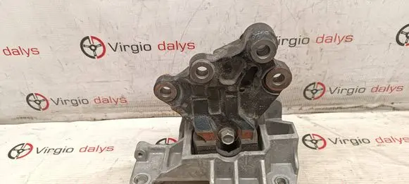 Engine mount bracket