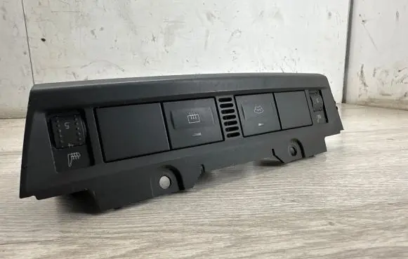 Ford Focus Windscreen/window heater switch 4M5113D734AC