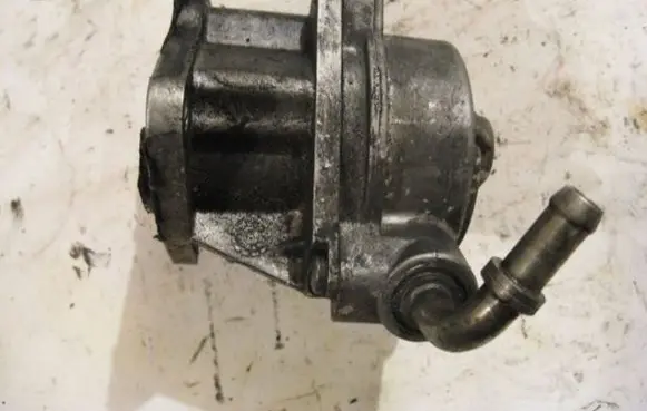 Renault 19 Vacuum pump 19D