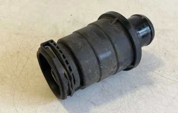 Mercedes-Benz Vito Viano W447 Intercooler hose/pipe 1065337S03