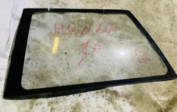 Rear side window