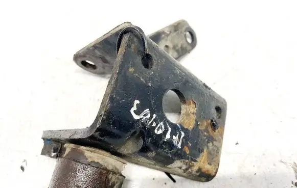 Toyota Avensis T250 Engine mounting bracket