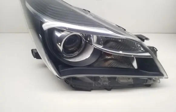 Toyota Yaris Headlight/headlamp