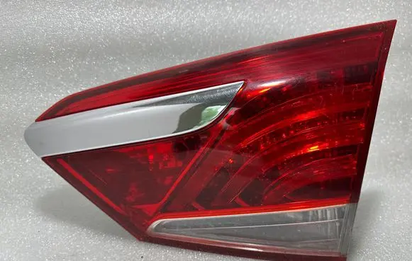 Hyundai i40 Tailgate rear/tail lights 924043Z000