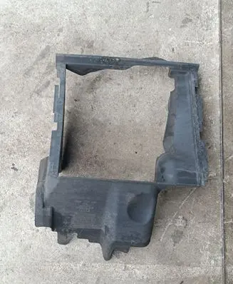 Audi Q7 4L Intercooler air channel guide 4L0117335F