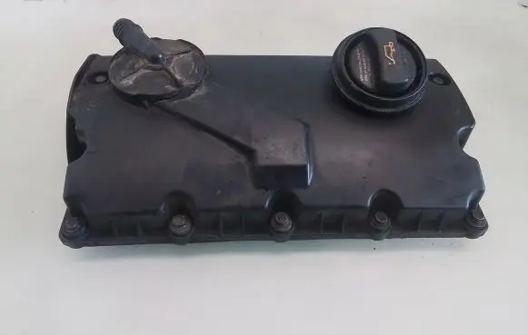 Volkswagen PASSAT B5.5 Rocker cam cover 038103475