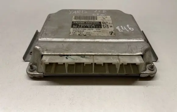 Toyota Yaris Engine control unit/module 2751002070 896610D071