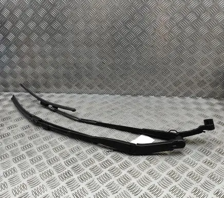 Mazda 3 Windshield/front glass wiper blade B0J967321 B0J867321A