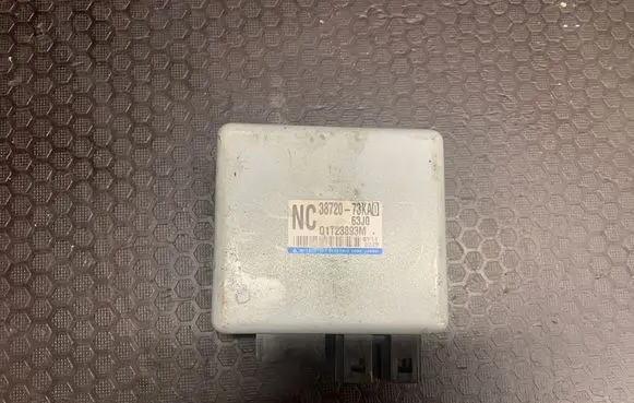 Suzuki Swift I Power steering control unit/module Q1T23893M 63J0 3872073KA0