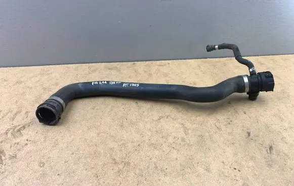 Engine coolant pipe/hose