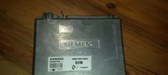 Renault 19 Engine control unit/module S100811102F H0M7700731802