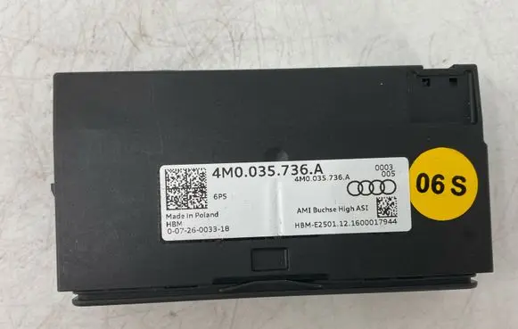 Audi Q7 4M USB socket connector 4M0035736A