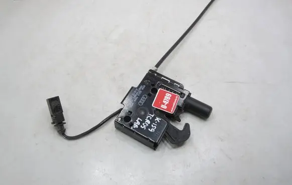 Volkswagen T-Cross Engine bonnet/hood lock/catch 8S0823509