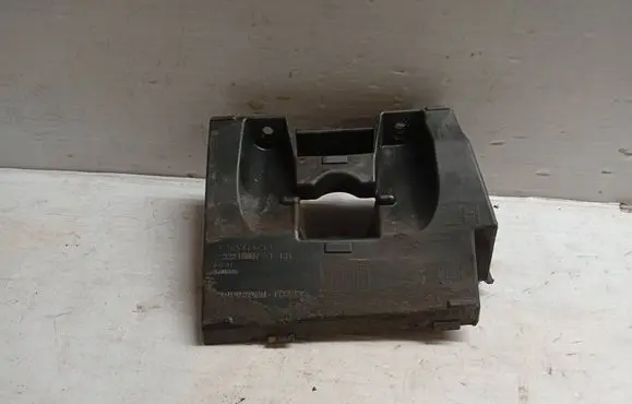 Volvo XC60 Fender mounting bracket 32216697