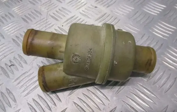 Land Rover Freelander Thermostat housing 