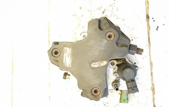 Volvo XC90 Fuel injection high pressure pump 31303475 00513 0445010111