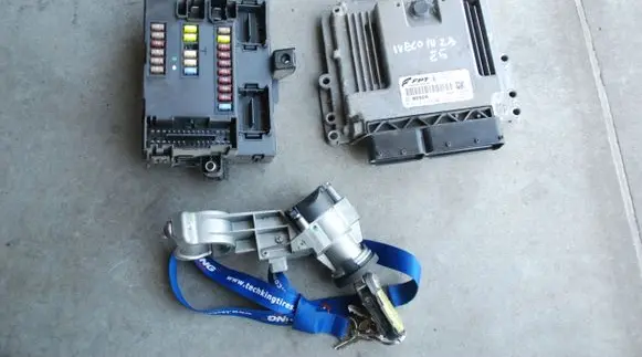 Iveco Daily 5th gen Engine ECU kit and lock set 0281017455