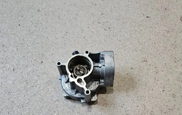 Audi TT TTS RS Mk3 8S Vacuum pump 06L145100B
